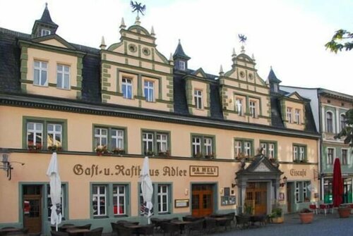 Гостиница Hotel Adler & x26; Eiscafe Aquila в Рудольштадте