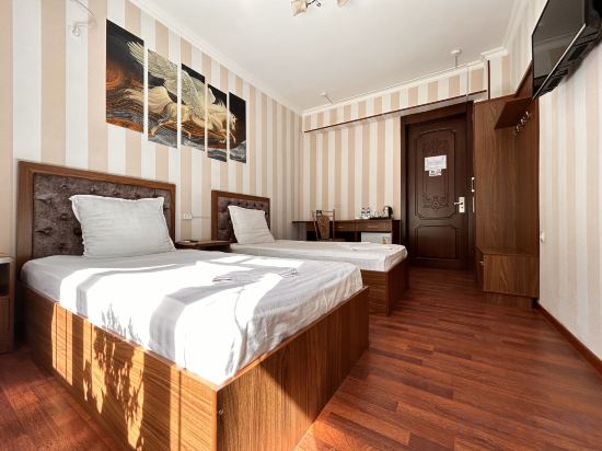 Фото Karim Parkside Hotel