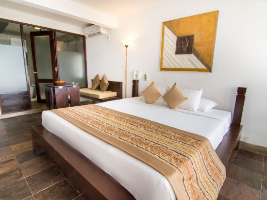 Фото Theva Residency