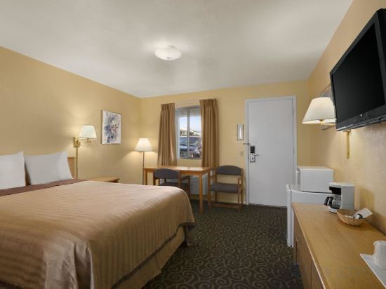 Фото Travelodge by Wyndham Wenatchee