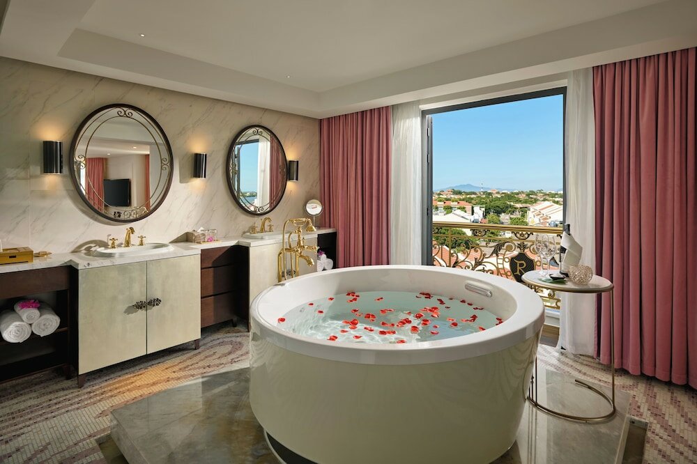 Фото Hotel Royal Hoi An - MGallery by Sofitel