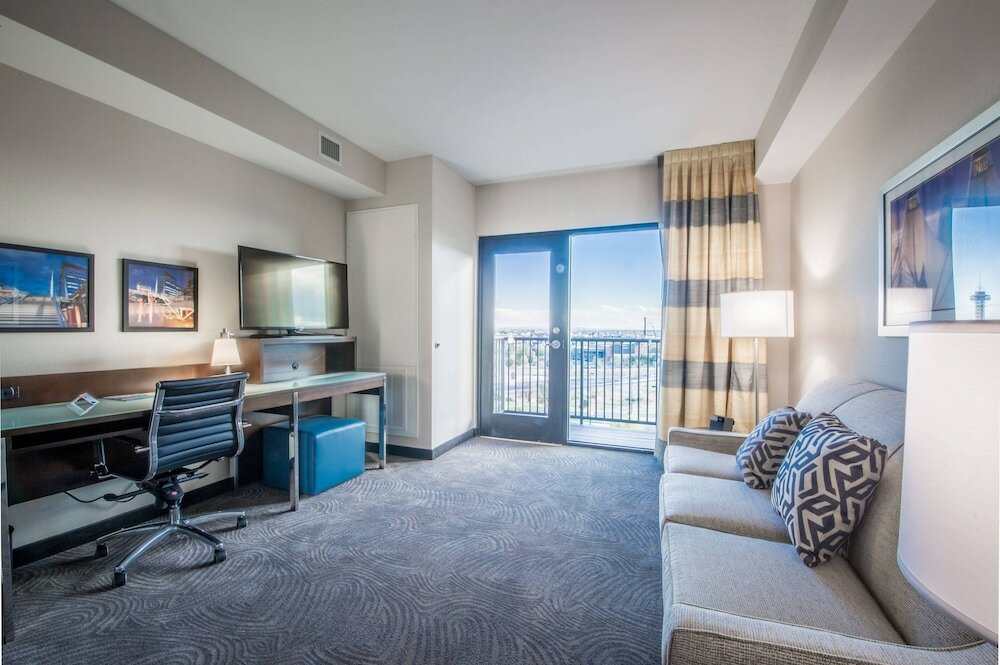 Фото Fairfield Inn & Suites by Marriott Denver Downtown