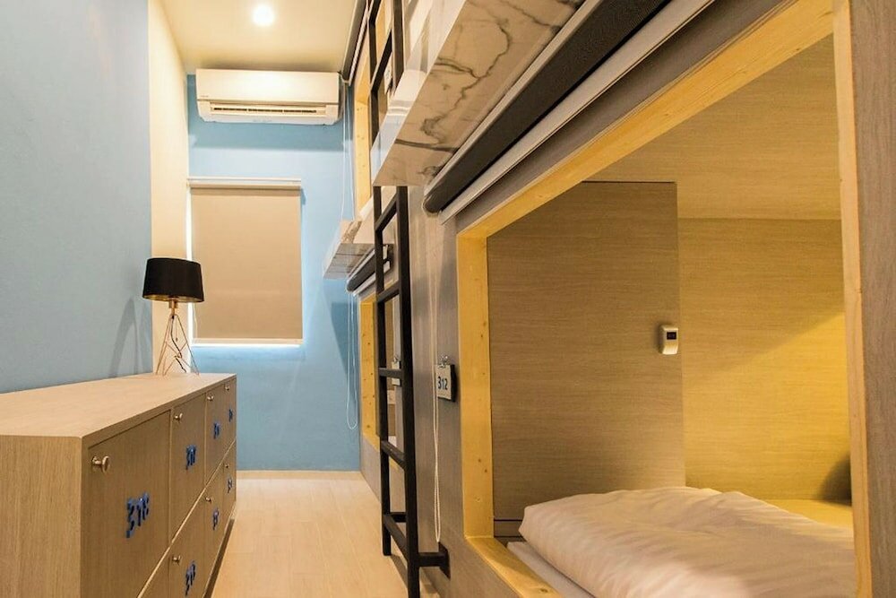 Фото Lazy Sunday Hostel