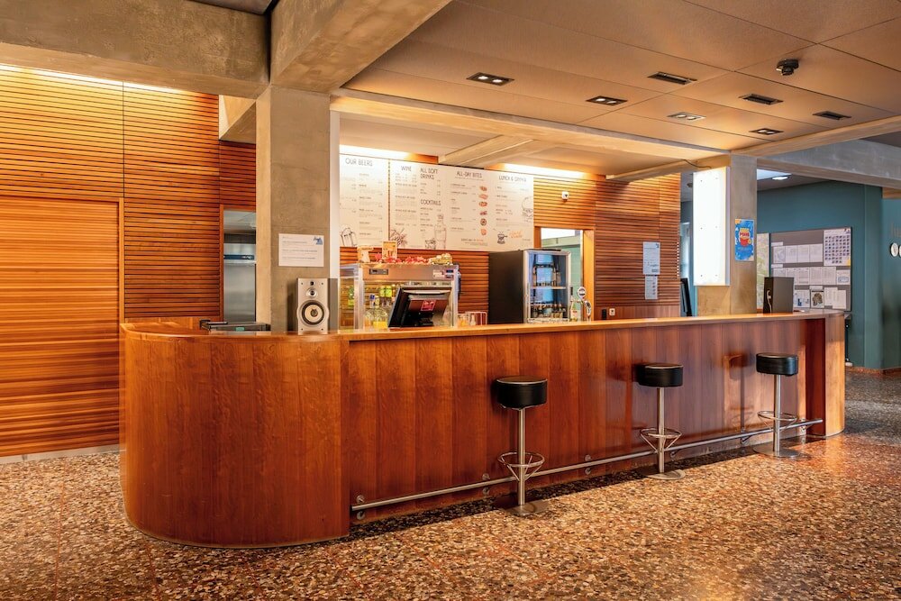 Фото Youth Hostel