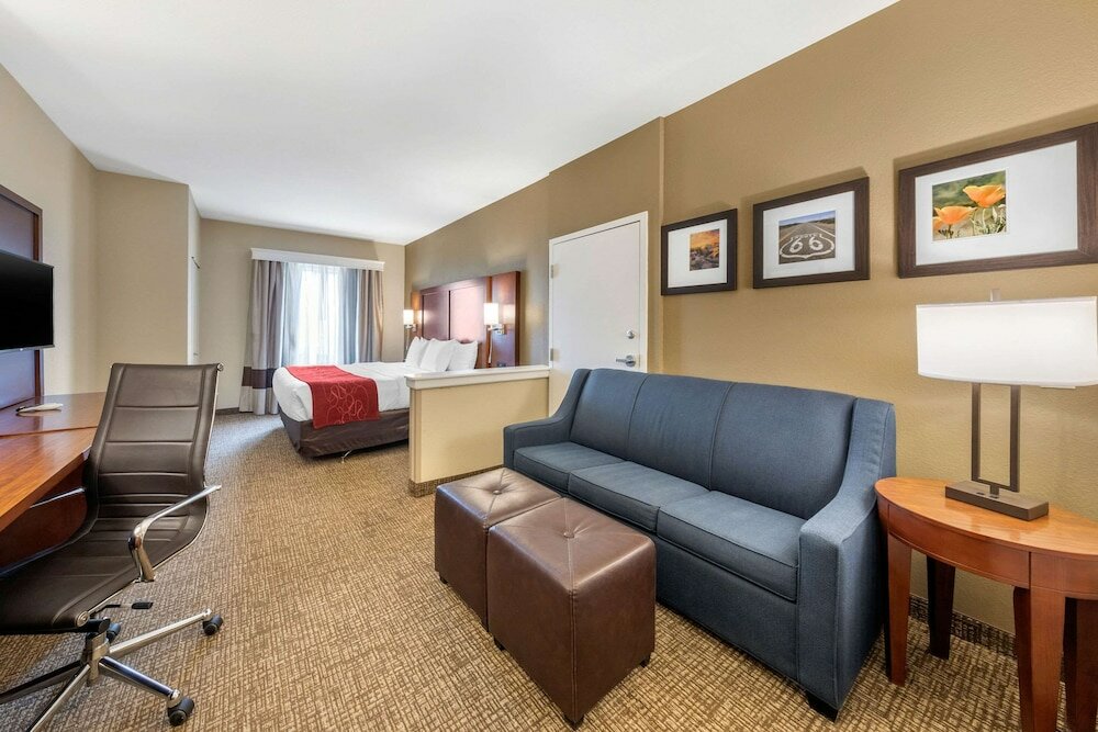 Фото Comfort Suites Barstow near I-15