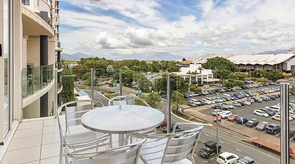 Фото Park Regis City Quays