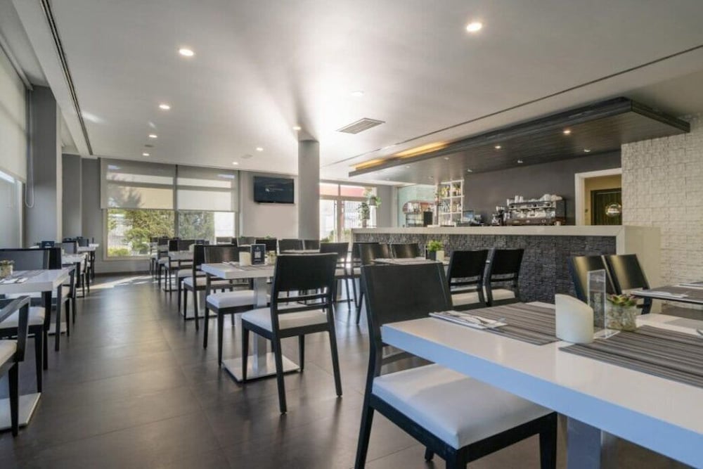 Фото Hotel Eurostars Arenas de Pinto