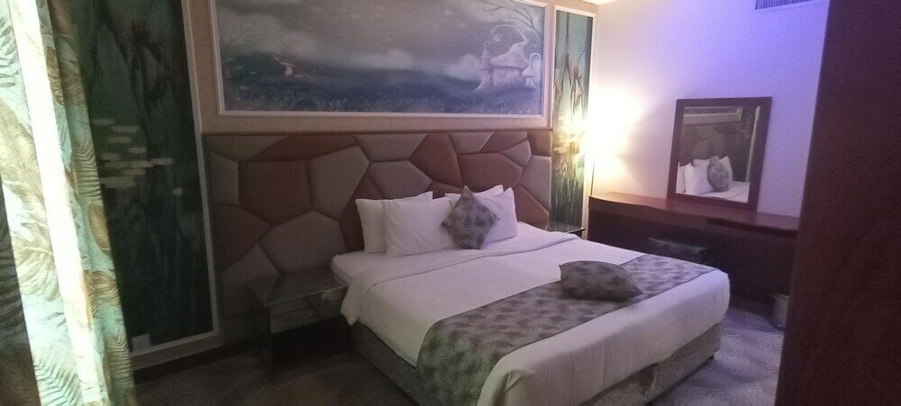 Фото Meral Crown Hotel