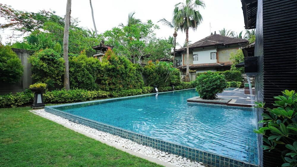 Фото Grand Whiz Hotel Nusa Dua Bali