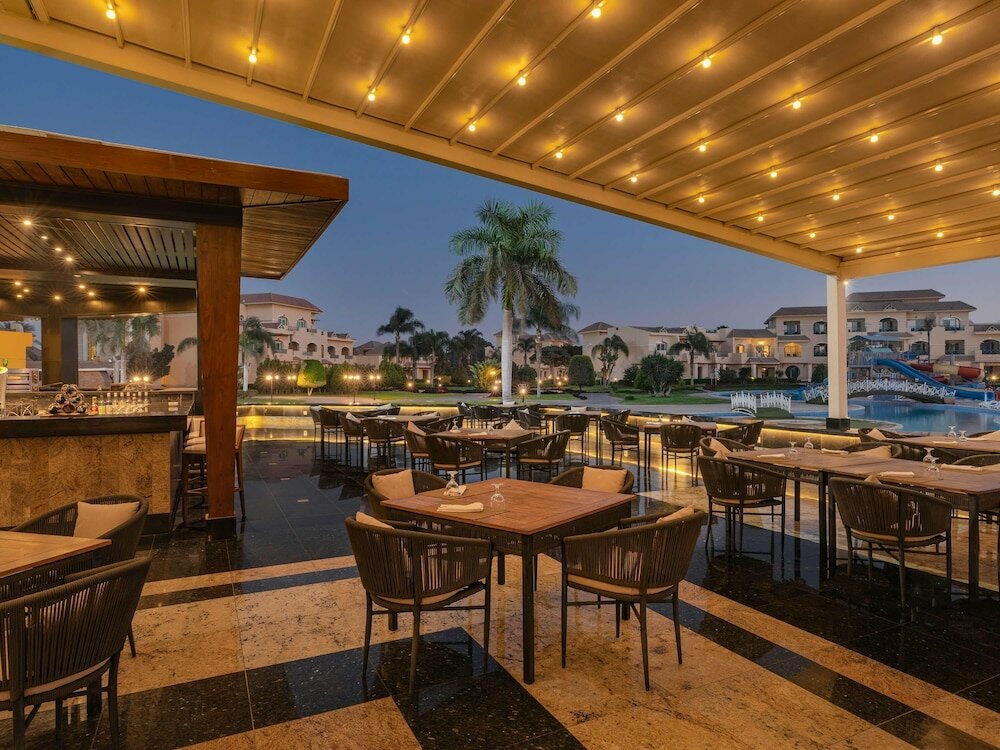Фото Movenpick Hotel Cairo Media City