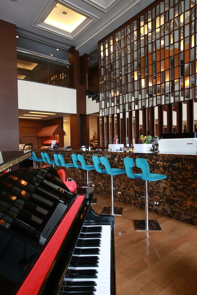 Фото Luxent Hotel