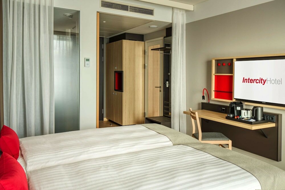 Фото IntercityHotel Amsterdam Schiphol Airport