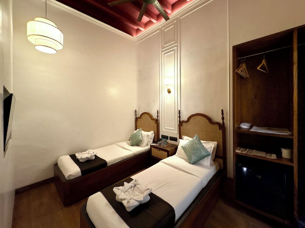 Фото Gulf Hotel Colaba