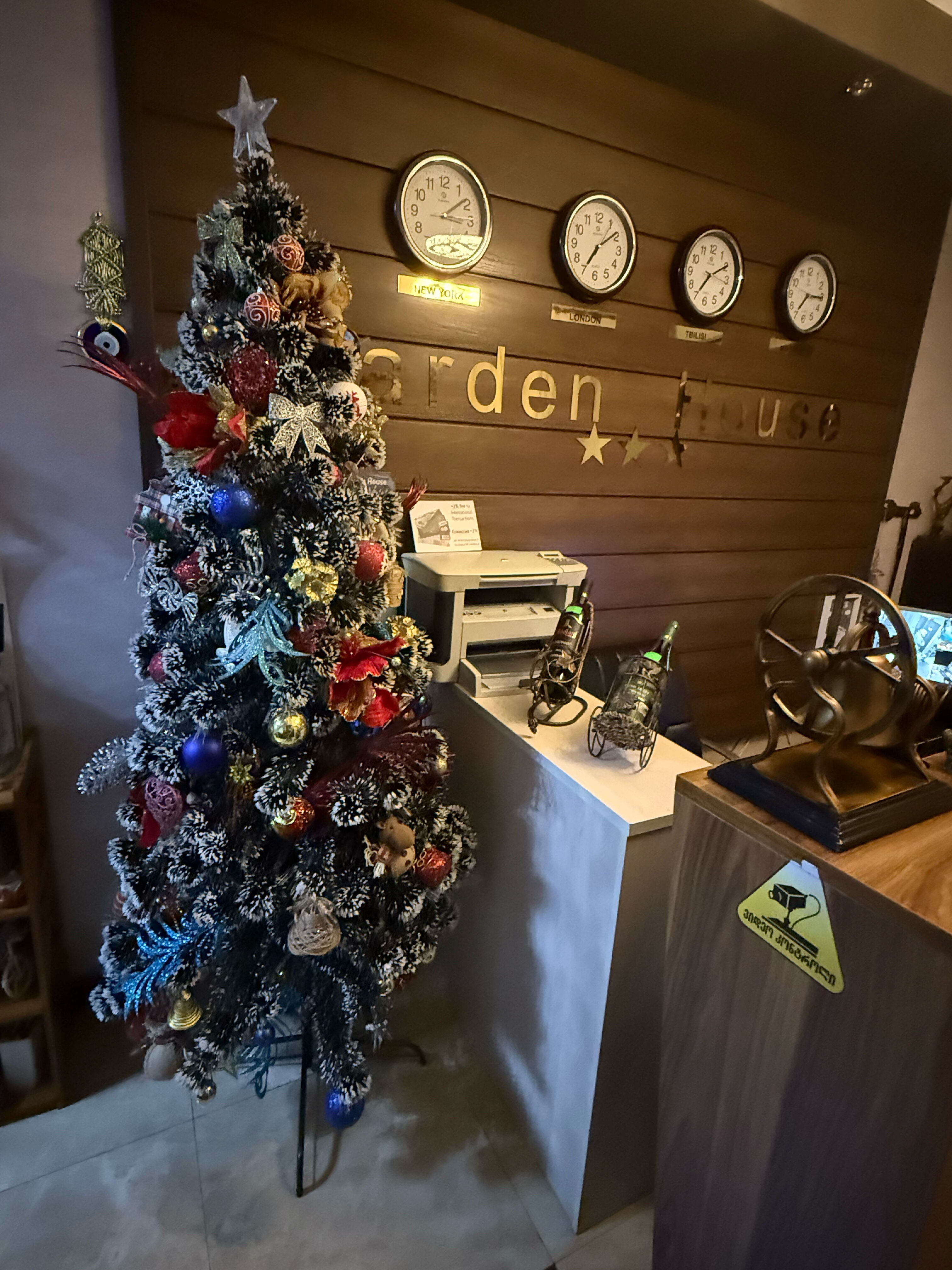 Фото Hotel Garden House