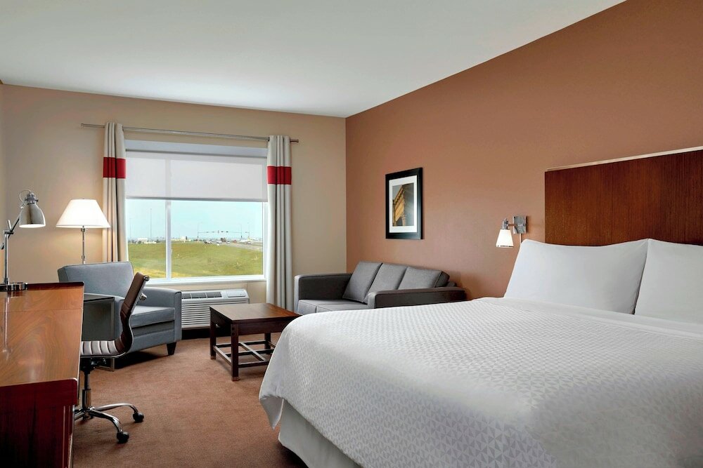 Фото Four Points by Sheraton Sherwood Park