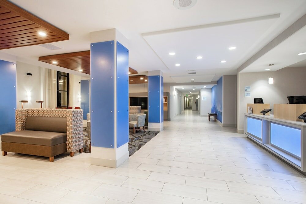 Фото Holiday Inn Express & Suites Phoenix - Glendale Sports Dist, an Ihg Hotel