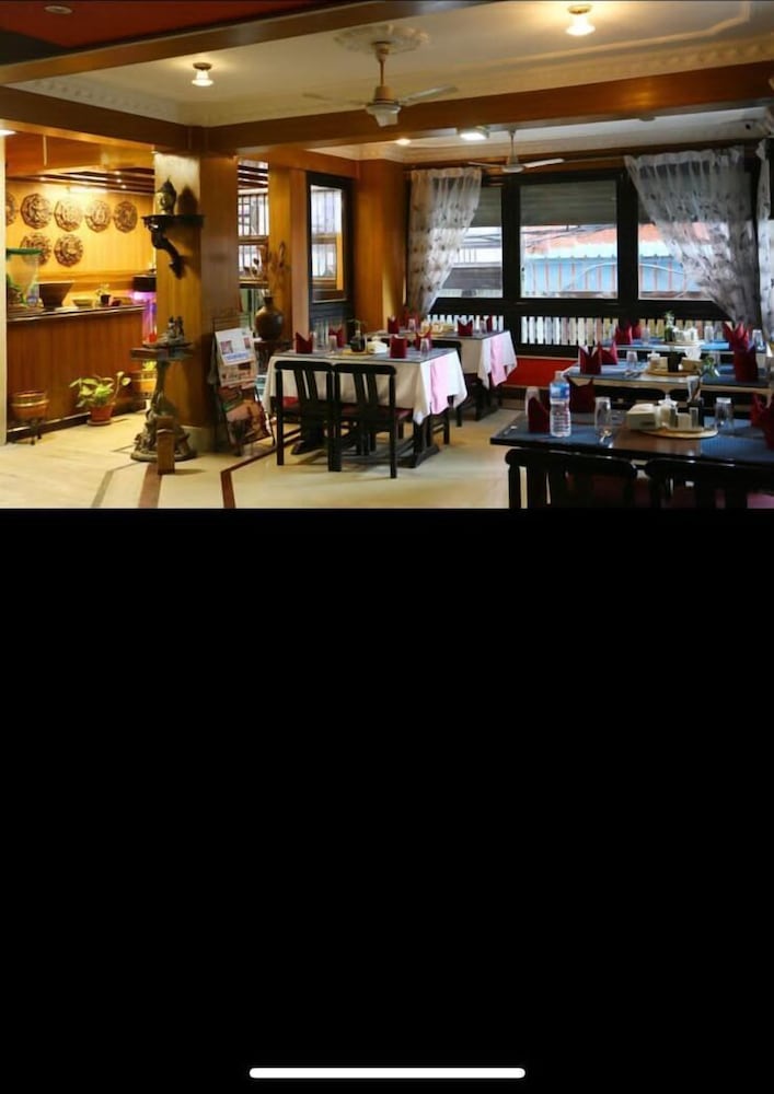 Фото Hotel swastik