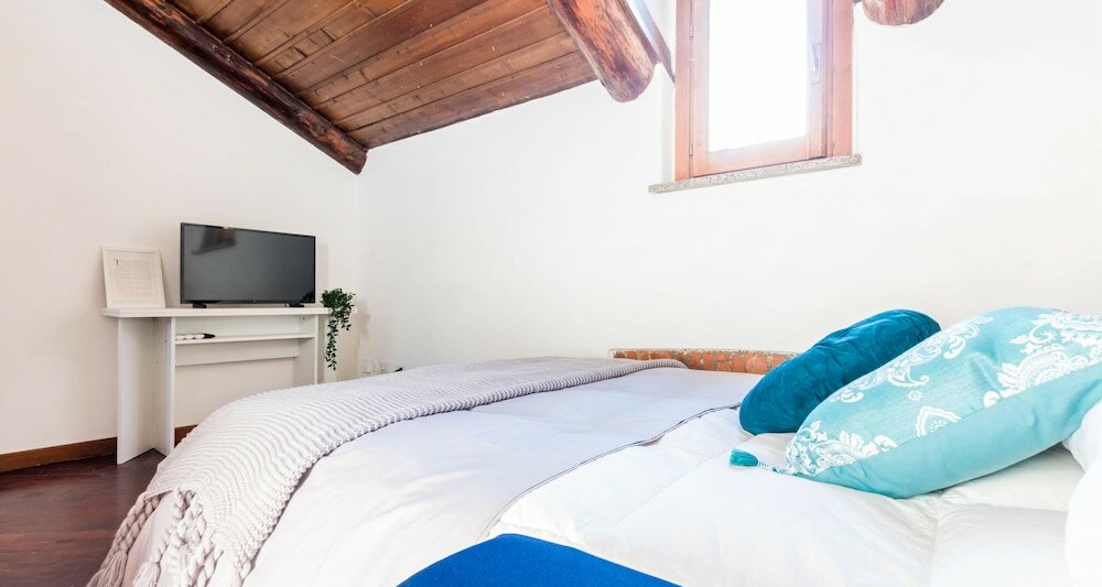 Фото Altido Big Wooden Apartment for 6 near Milano Center