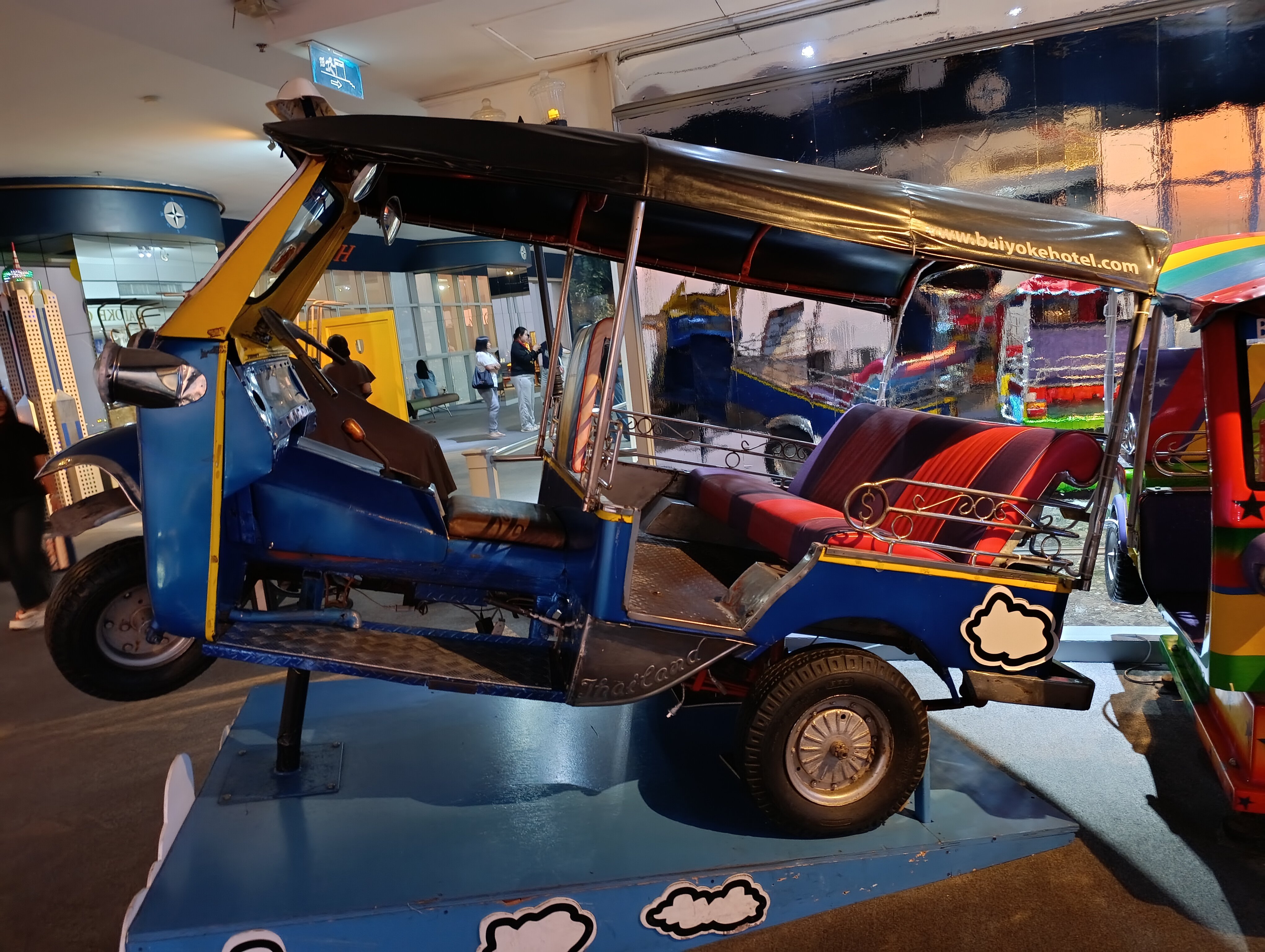 Фото Baiyoke Sky Hotel