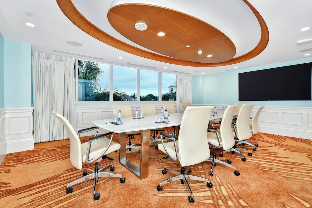 Фото Margaritaville Beach Resort Nassau