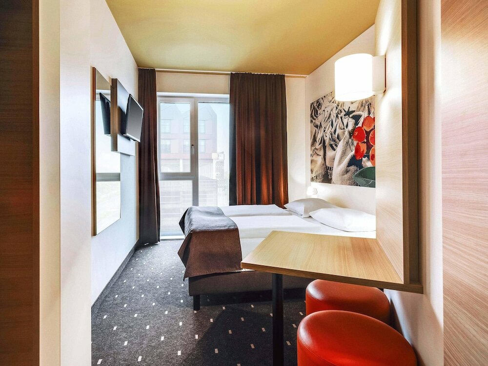 Фото B&b Hotel Bremen-Überseestadt