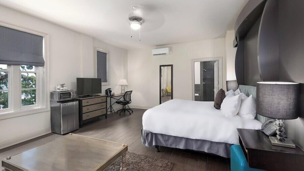 Фото White House Hotel