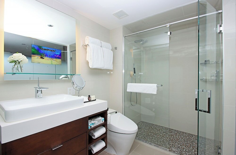 Фото J House Greenwich