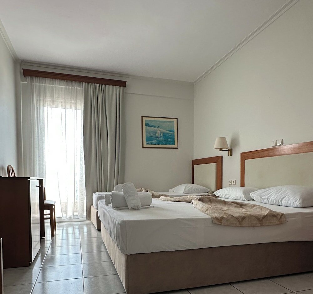 Фото Hotel Ioni