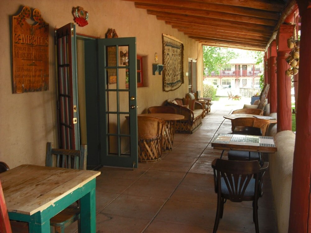 Фото El Pueblo Lodge