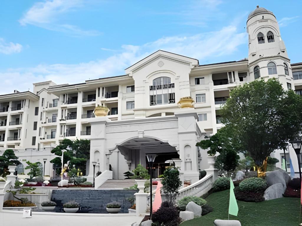 Фото Country Garden Phoenix Hotel Yunfu
