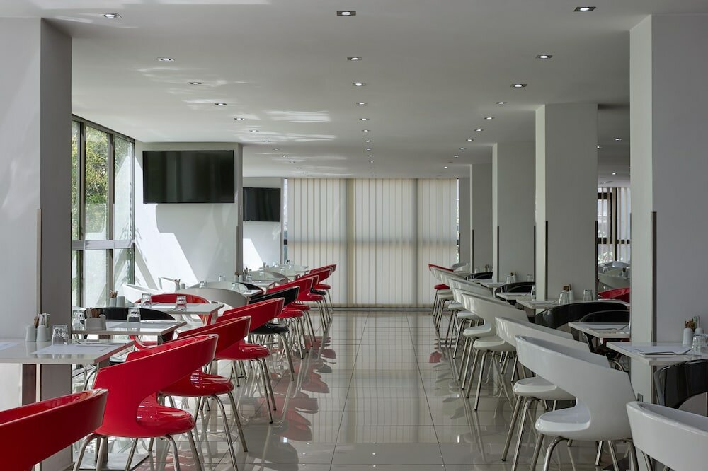 Фото Breeze Boutique Hotel