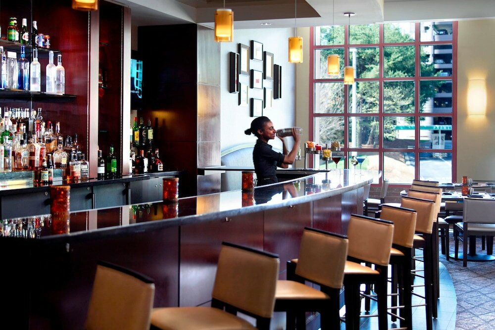 Фото Atlanta Marriott Suites Midtown