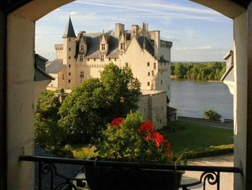 Внешний вид отеля Hôtel le Bussy в Монтсоре, фото 2