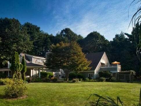 Внешний вид отеля Abbey's Lantern Hill Inn в Ледиарде, фото 1