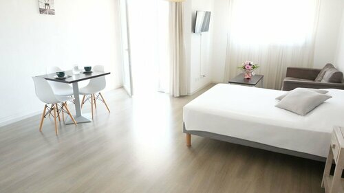 Гостиница Zenao Appart'hotel Moulins-Yzeure в Мулене