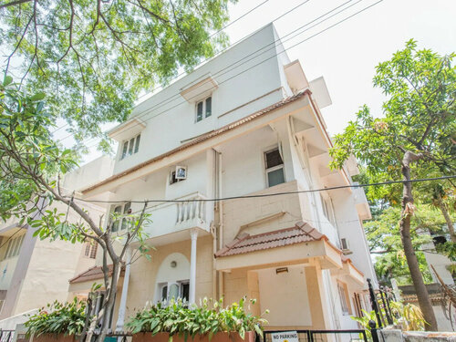 Oyo 761 Hermitage Apartments