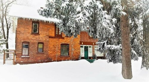 Гостиница Bunk+Brew Historic Lucas House - Hostel в Бенде