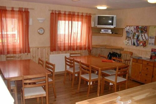 Хостел Sandra's Backpackers Hostel в Терсо