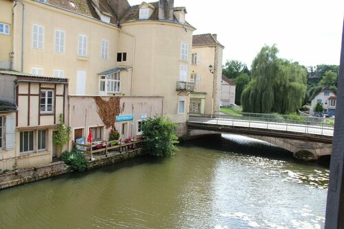 Гостиница H& xF4; tel du Lion d'Or в Шароле