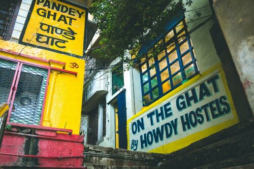 On The Ghat by Howdy Hostels