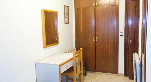 Гостевой дом Hostal Lizana 2 в Уэске