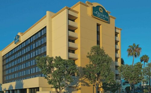 Гостиница La Quinta Inn & Suites by Wyndham Buena Park в Буэна-Парк