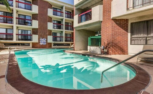Гостиница Comfort Inn & Suites Irvine Spectrum в Лейк Форест