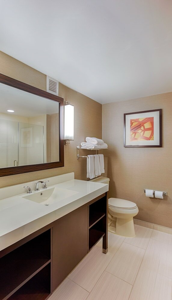 Фото Holiday Inn Express & Suites Baltimore West - Catonsville, an Ihg Hotel