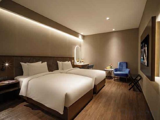 Фото Nhat Ha Lavish Hotel