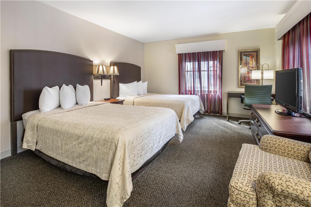 Фото Best Western Plus The Normandy Inn & Suites