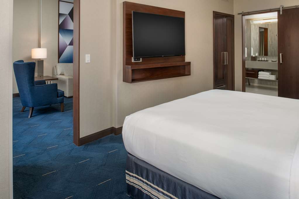 Фото Embassy Suites by Hilton Seattle Downtown Pioneer Square