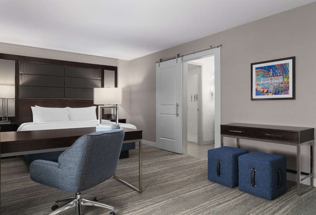 Фото Hampton Inn & Suites Worcester