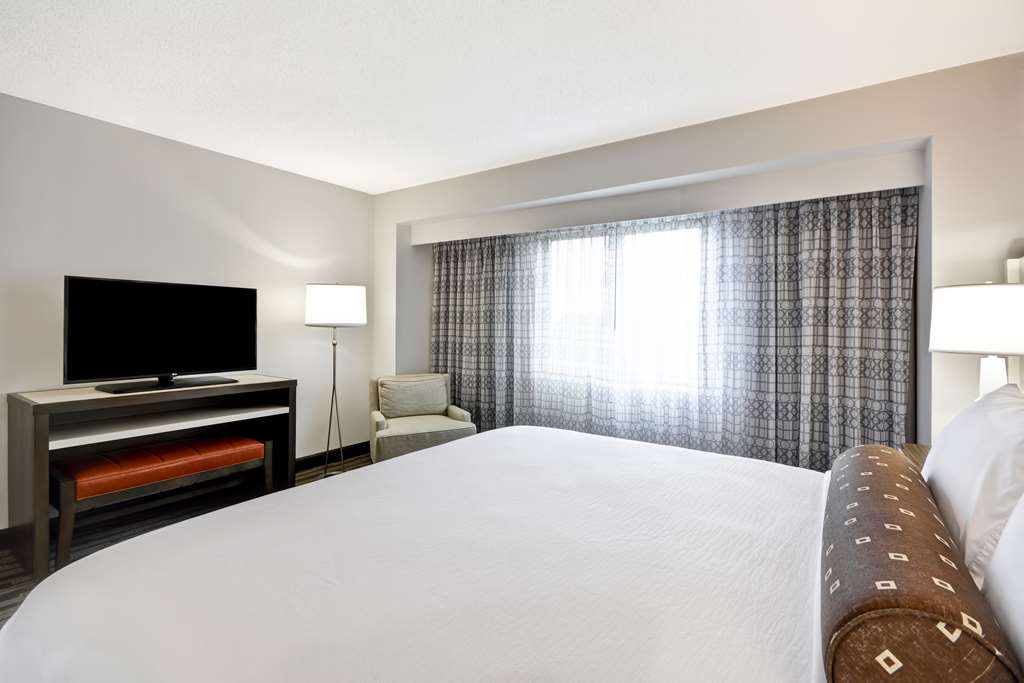Фото Embassy Suites Hotel Charlotte