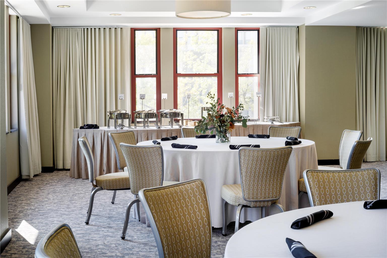 Фото Colcord Hotel